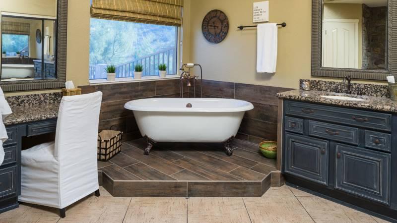 3 Ways That Walk-In Tubs Prevent Falls